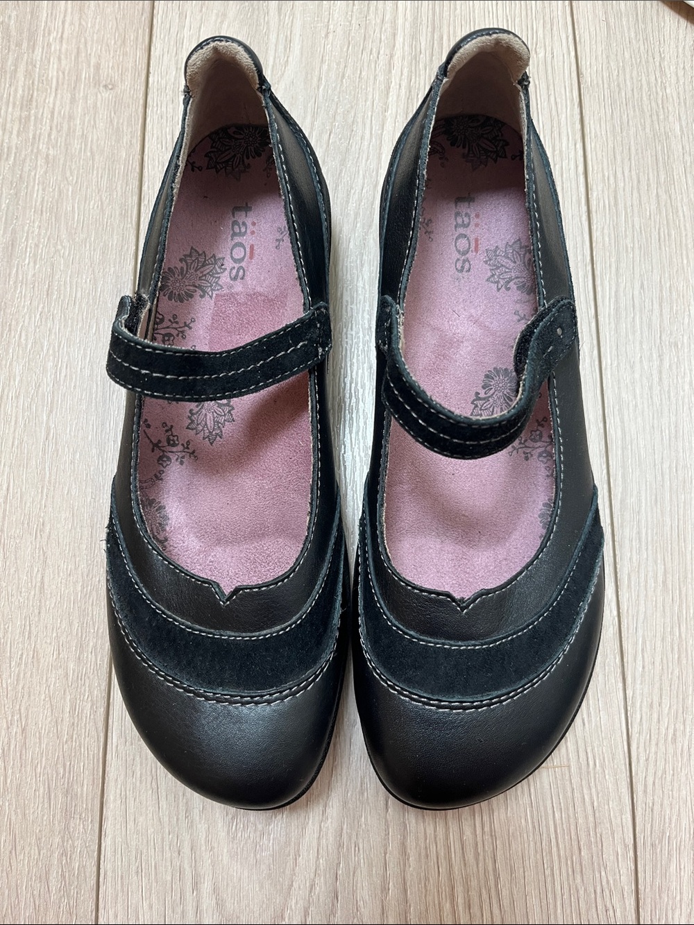 Taos Footwear Black Mary Jane Shoes with Pink Insole